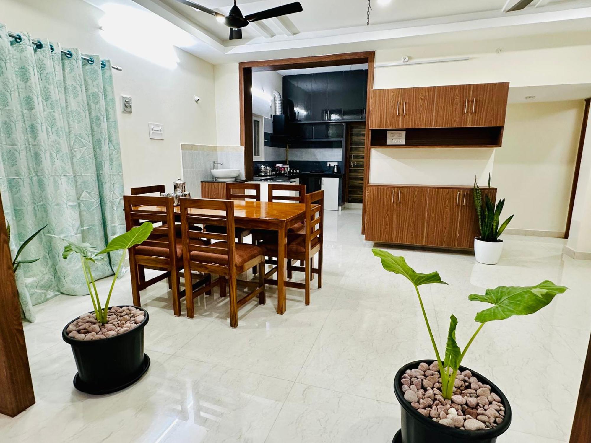 Truelife - 3Bhk Family Suites - Ps4 Pure Veg Restaurant On The Way To Balaji Temple - 2500 Sft Large Signature Apartment - Modular Kitchen - Super Fast Wifi, Smart Tv, 250 Jio Channels - Parking - Easy Access To All Temples - Top Service With Lots Of Tirupati Luaran gambar