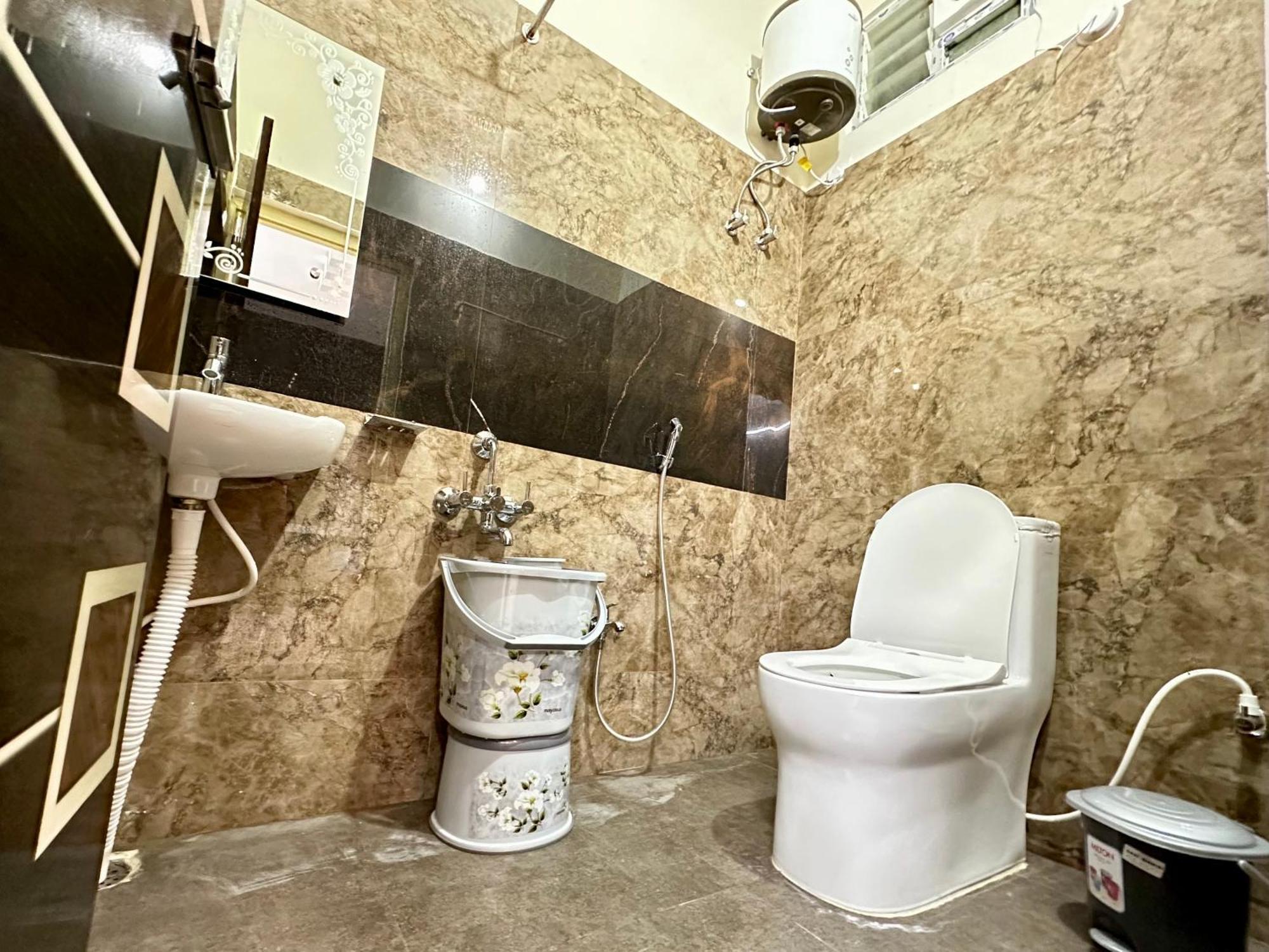 Truelife - 3Bhk Family Suites - Ps4 Pure Veg Restaurant On The Way To Balaji Temple - 2500 Sft Large Signature Apartment - Modular Kitchen - Super Fast Wifi, Smart Tv, 250 Jio Channels - Parking - Easy Access To All Temples - Top Service With Lots Of Tirupati Luaran gambar
