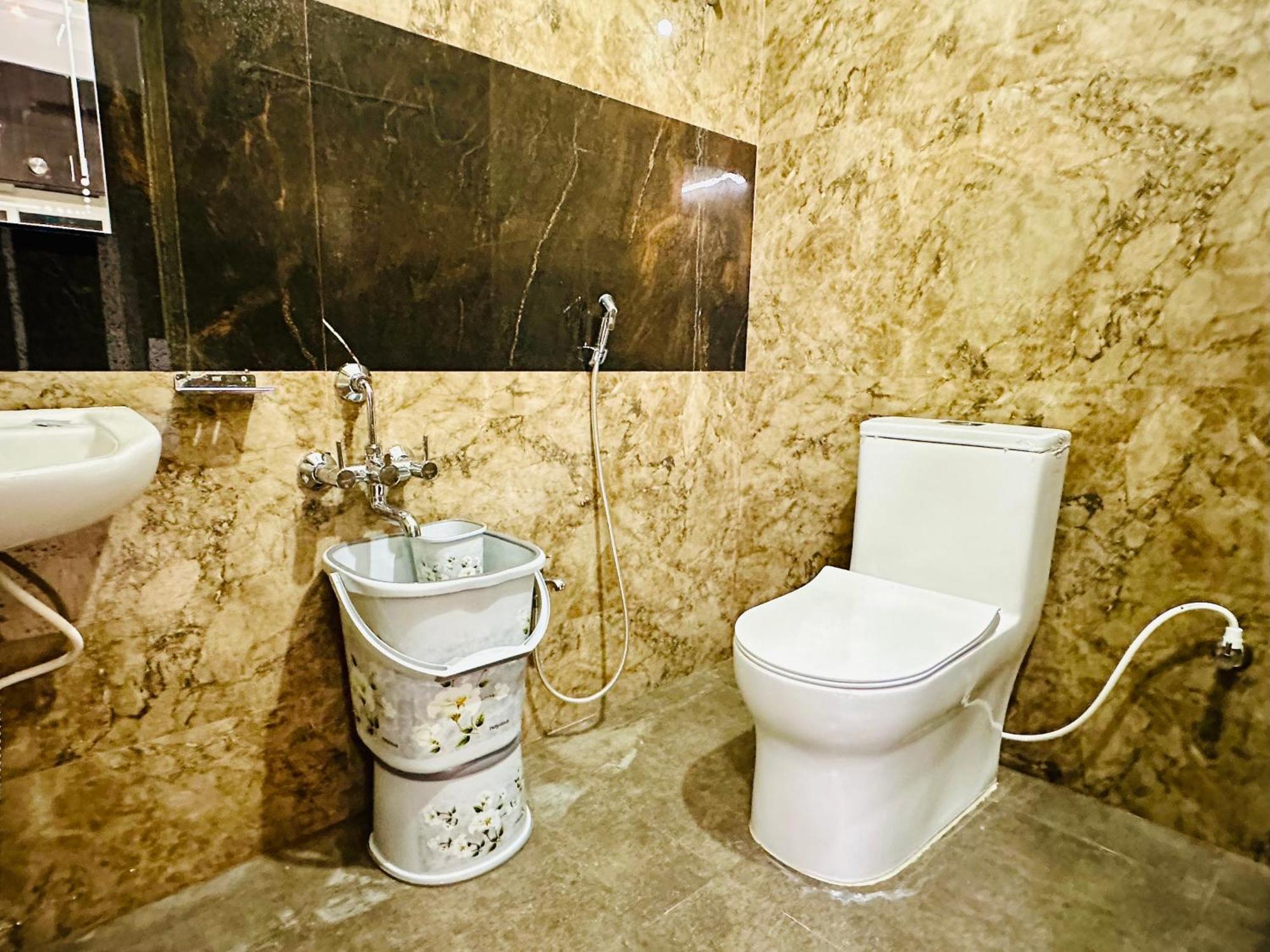 Truelife - 3Bhk Family Suites - Ps4 Pure Veg Restaurant On The Way To Balaji Temple - 2500 Sft Large Signature Apartment - Modular Kitchen - Super Fast Wifi, Smart Tv, 250 Jio Channels - Parking - Easy Access To All Temples - Top Service With Lots Of Tirupati Luaran gambar