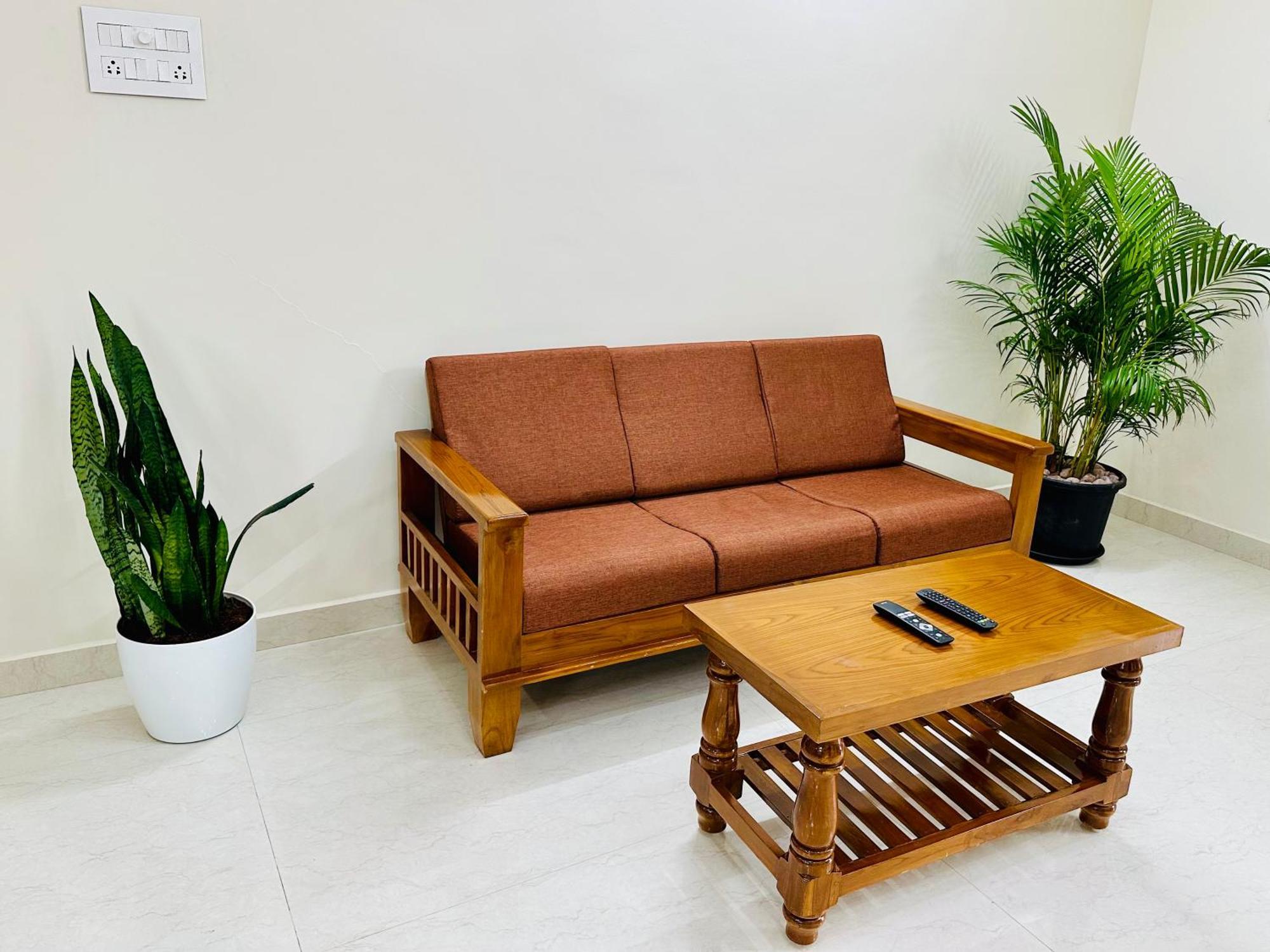 Truelife - 3Bhk Family Suites - Ps4 Pure Veg Restaurant On The Way To Balaji Temple - 2500 Sft Large Signature Apartment - Modular Kitchen - Super Fast Wifi, Smart Tv, 250 Jio Channels - Parking - Easy Access To All Temples - Top Service With Lots Of Tirupati Luaran gambar