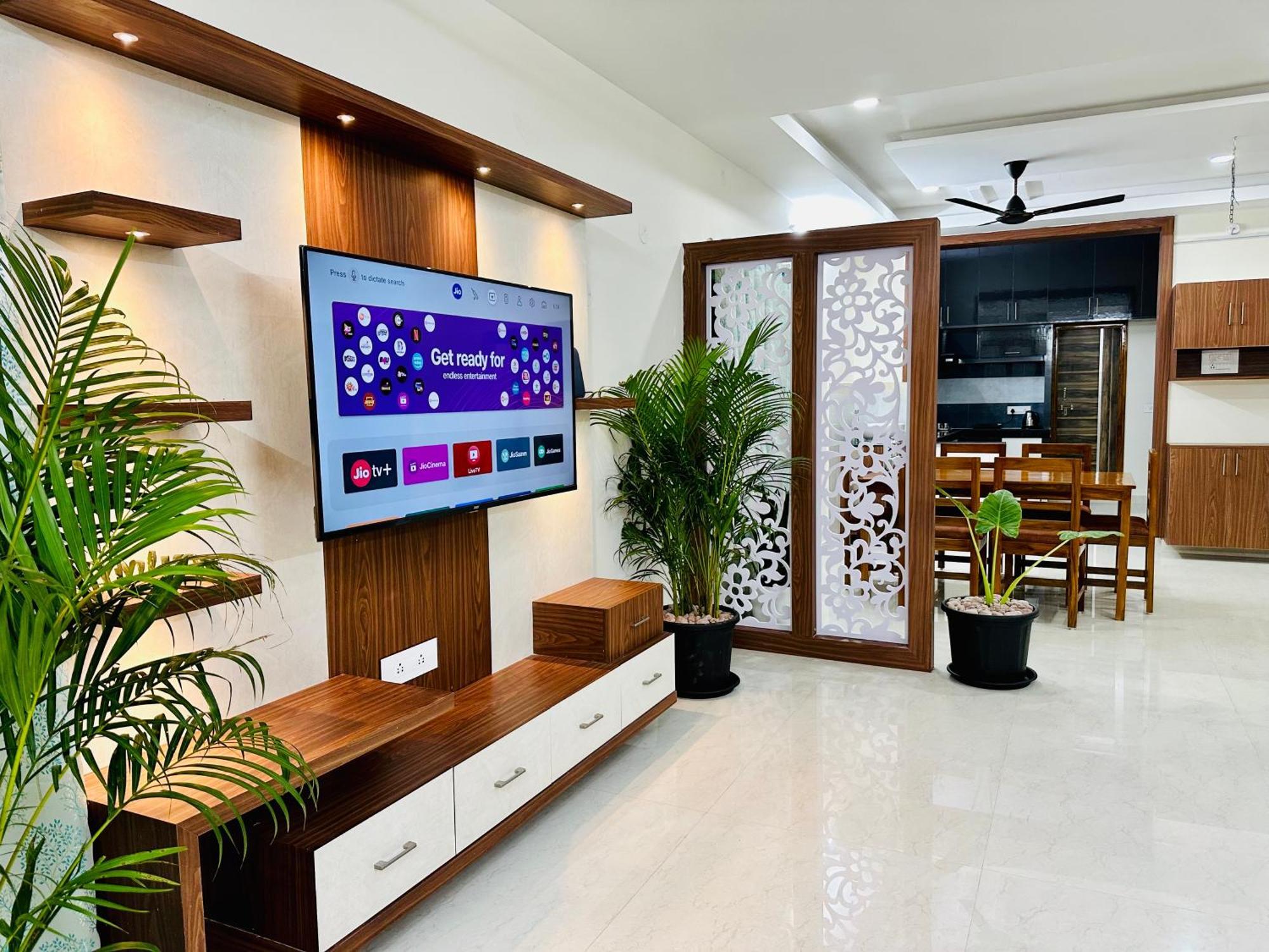 Truelife - 3Bhk Family Suites - Ps4 Pure Veg Restaurant On The Way To Balaji Temple - 2500 Sft Large Signature Apartment - Modular Kitchen - Super Fast Wifi, Smart Tv, 250 Jio Channels - Parking - Easy Access To All Temples - Top Service With Lots Of Tirupati Luaran gambar